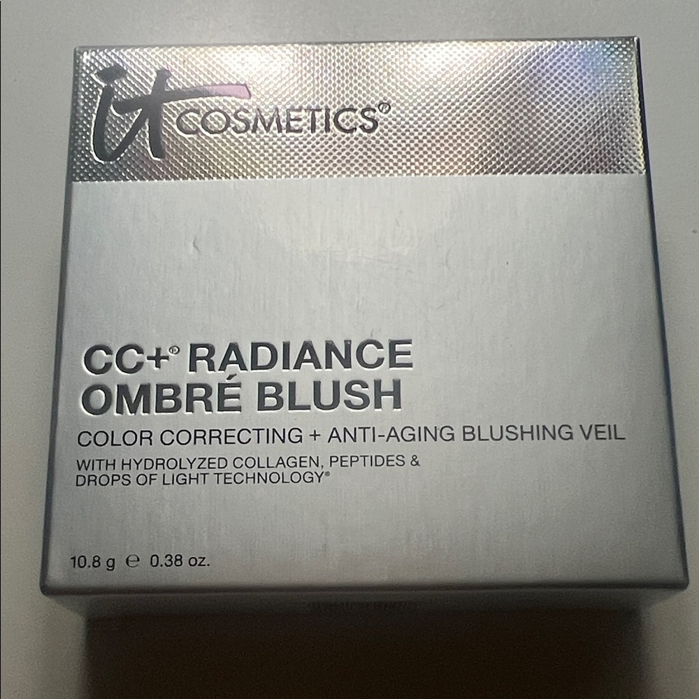 IT Cosmetics Radiance Ombré Blush - Silver Packaging